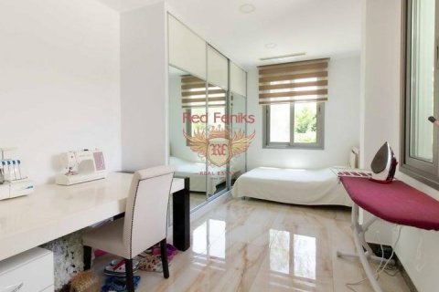 ویلا در  Girne ، ترکیه 5 خوابه ، 500 متر مربع.  شماره 192801 - 10