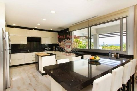 ویلا در  Girne ، ترکیه 5 خوابه ، 500 متر مربع.  شماره 192801 - 6