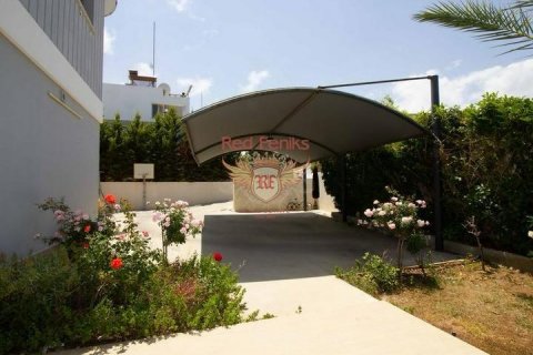 ویلا در  Girne ، ترکیه 5 خوابه ، 500 متر مربع.  شماره 192801 - 25