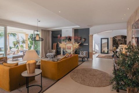 Продажа виллы в Гирне, Северный Кипр 4+1, 492м2, №192802 – фото 9