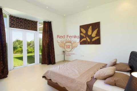 Продажа виллы  в Гирне, Северный Кипр 3+1, 400м2, №192803 – фото 13