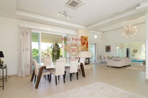 Продажа виллы  в Гирне, Северный Кипр 3+1, 400м2, №192803 – фото 12