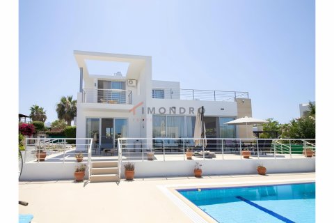 Продажа виллы  в Эсентепе, Гирне, Северный Кипр 5+1, 230м2, №210318 – фото 1