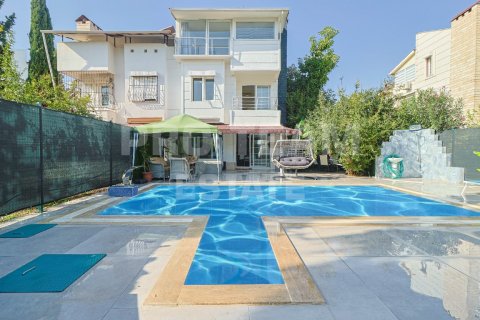 Продажа виллы  в Кадрие, Анталье, Турция 6 комн., 180м2, №192001 – фото 1