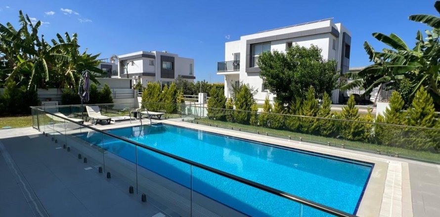 4+1 Villa  i Famagusta,  Nr. 190750