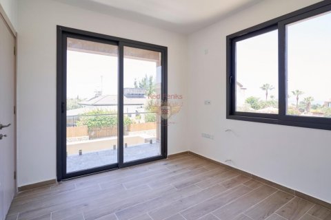 ویلا در  Girne ، ترکیه 4 خوابه ، 220 متر مربع.  شماره 192783 - 10