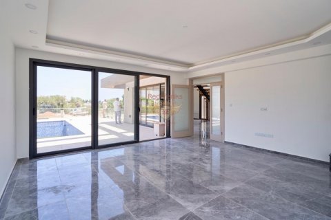 ویلا در  Girne ، ترکیه 4 خوابه ، 220 متر مربع.  شماره 192783 - 12