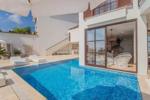 Продажа виллы  в Бекташе, Аланье, Анталье, Турция 7 комн., 390м2, №209930 – фото 9
