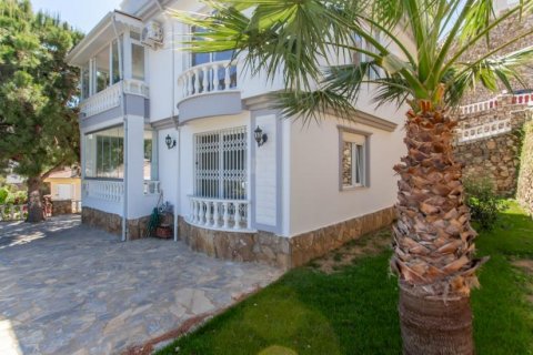 Продажа виллы  в Аланье, Анталье, Турция 4 комн., 250м2, №209928 – фото 1