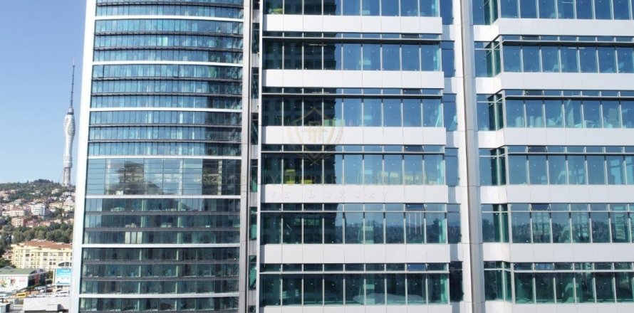 4+1 Apartment  in Üsküdar, Istanbul, Turkey No. 147751