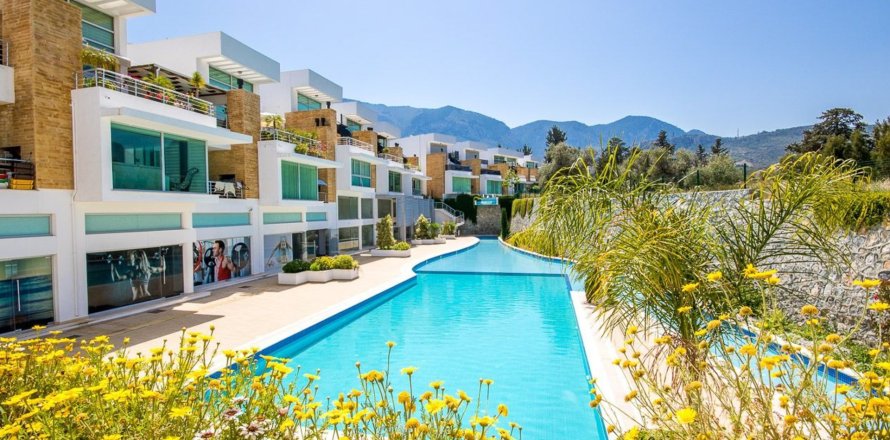 Apartment in Girne, Northern Cyprus No. 210586