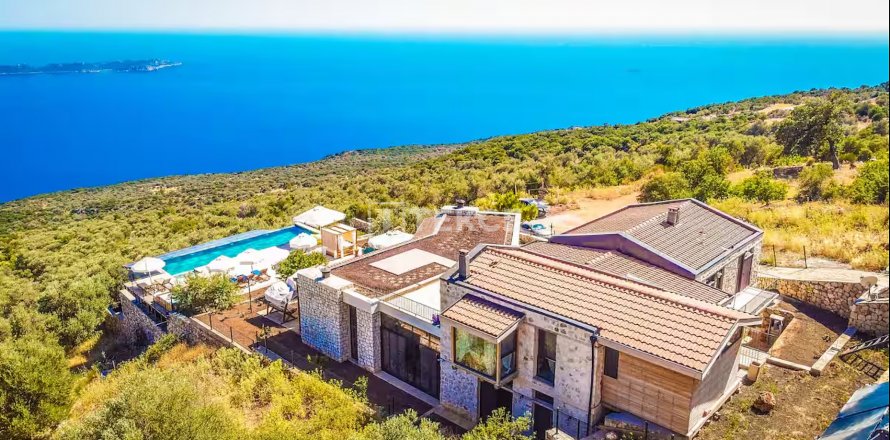 8+1 Villa  in Kas, Antalya, Türkei Nr. 210410