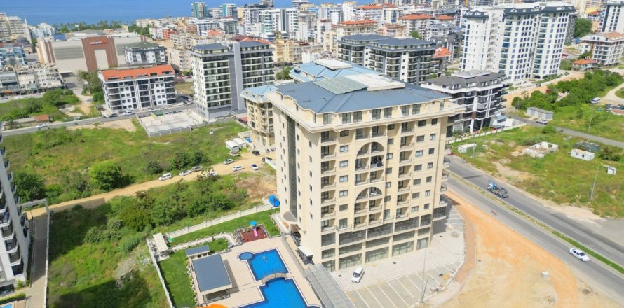 1+1 Apartment  in Mahmutlar, Antalya, Turkey No. 39947