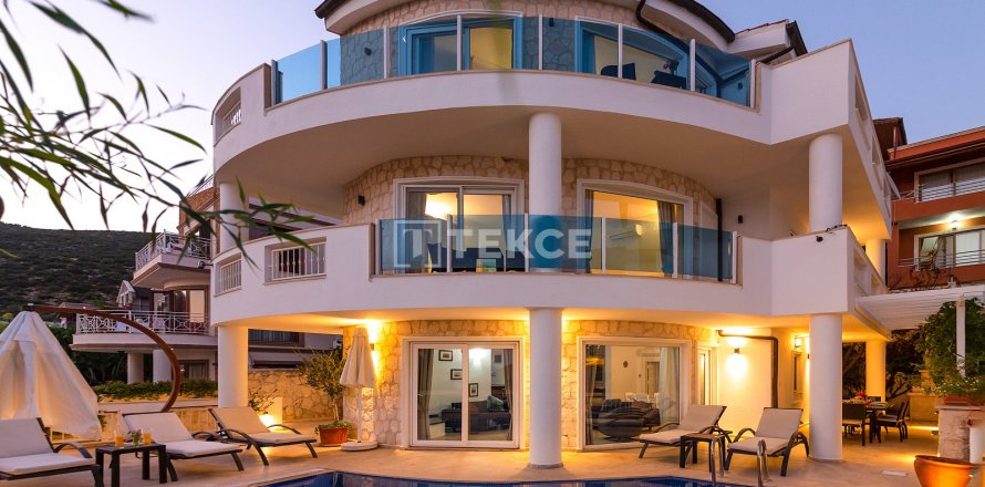 4+1 Villa in Kas, Antalya, Türkei Nr. 193896