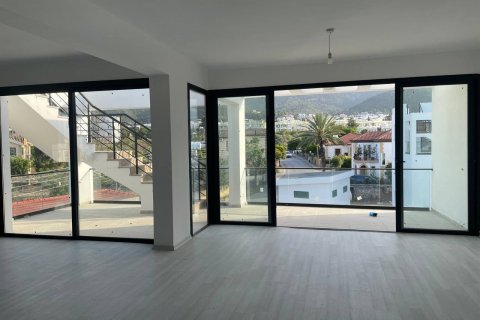 Продажа квартиры  в Алсанджаке, Гирне, Северный Кипр 4 комн., 150м2, №211125 – фото 2